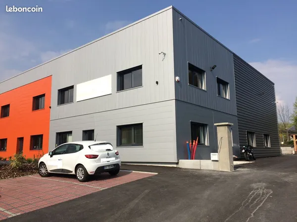 Location-Vente batiment pro 370m² La Ravoire