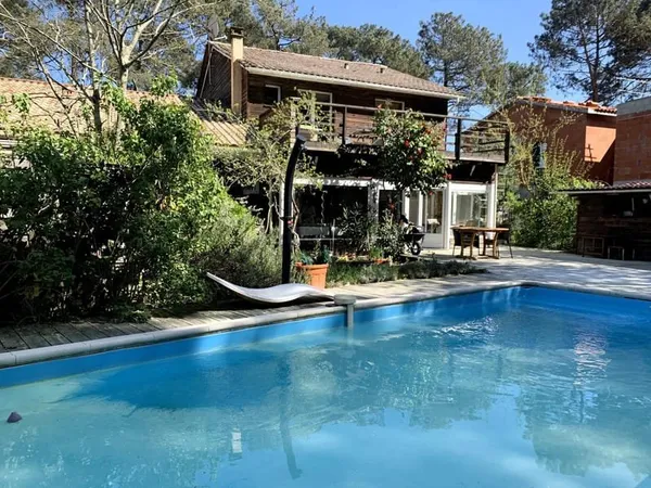 Maison avec piscine + appartement, proche du lac,