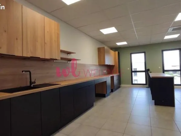 Local bureaux 125 m²