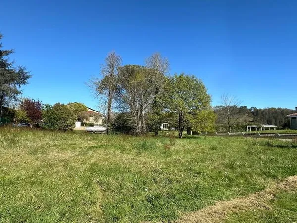 Terrain 928 m²