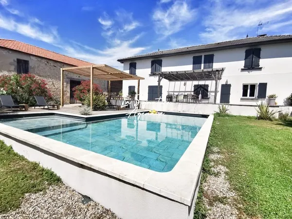 PROPRIETE 480M² 8 PIECES