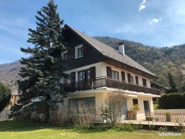 Villa à vendre à Chamoux sur Gelon (Savoie) 250 m² habitable / 1850 m² terrain