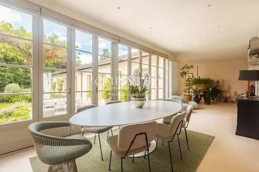 Maison 8 pièces 285 m²