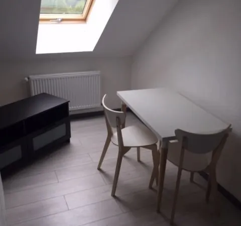 T1bis meublé 17m² 530 étudiant