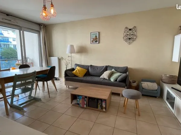 T3 67 m² Lyon 7 - balcon sur cour, garage box, DPE C, proche Blandan, métro Garibaldi 5 min