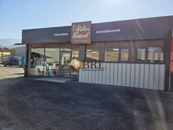 Local commercial 170 m²