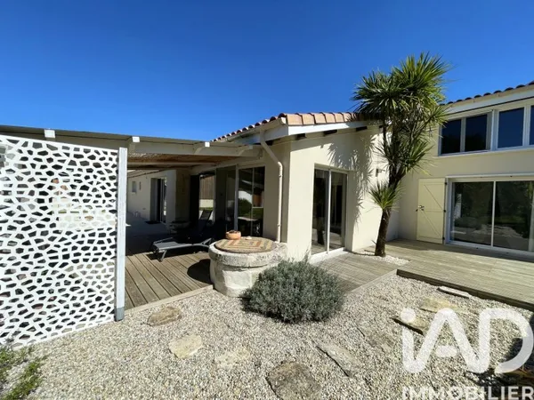 Maison 7 pièces 229 m²