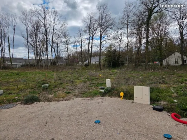 Terrain arboré de 1407 m²