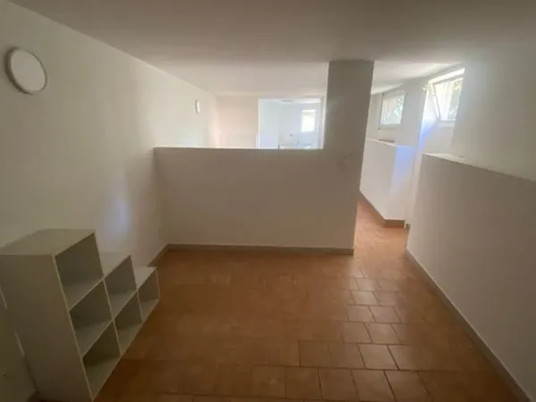 Bureau et espace de travail Location Le Castellet   450€