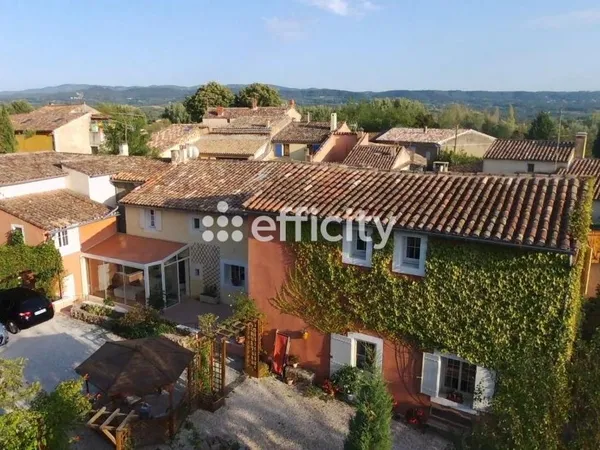 Maison 9 pièces 230 m²