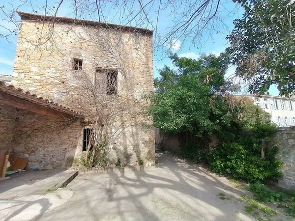 Terrain 618 m2 avec bergerie à restaurer