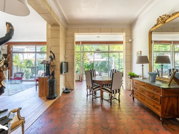 Maison 8 pièces 209 m²