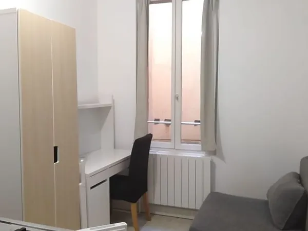 Studio 1 pièce 12 m²