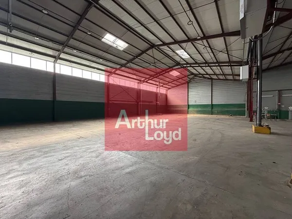 Local d'activité 2890 m²