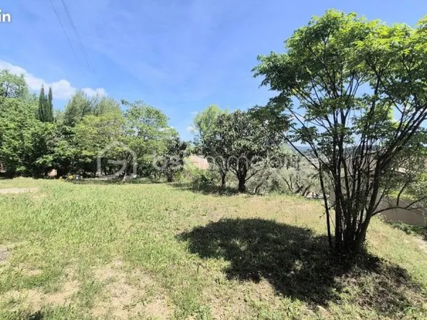 Terrain 806 m² Cuers
