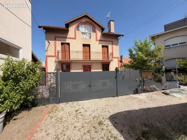 Maison 7 pièces 180 m²