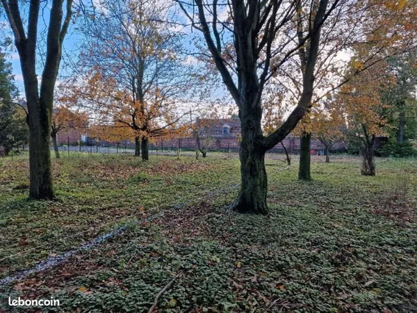 Terrain constructible 1200m² rare dans le secteur