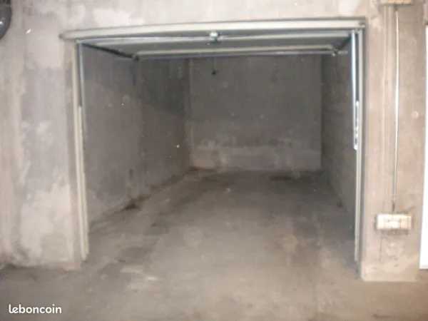 Garage fermé et sécurisé avenue Marcellin Berthelot