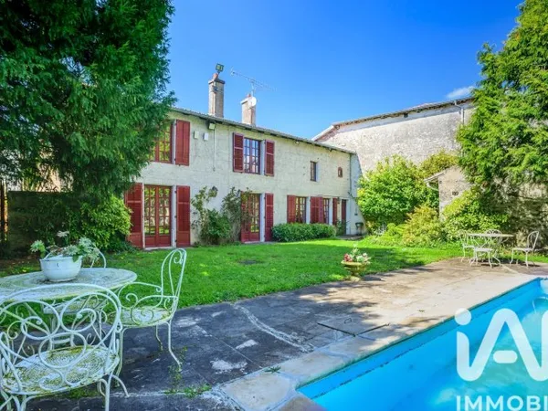 Maison 7 pièces 252 m²