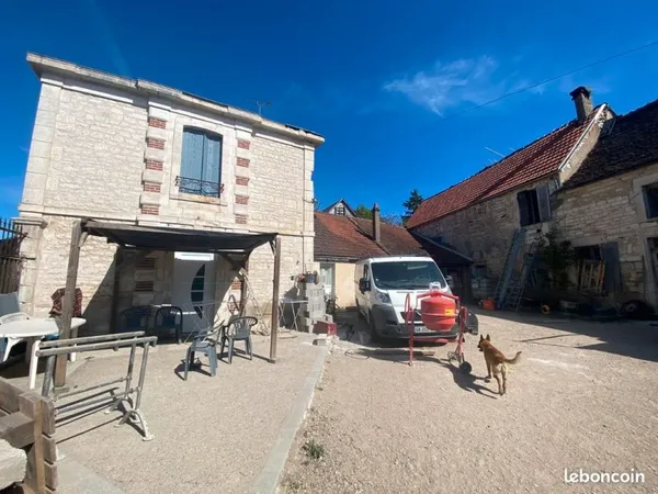 Maison et dépendances