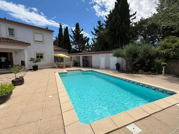 Maison 7 pièces 238 m²