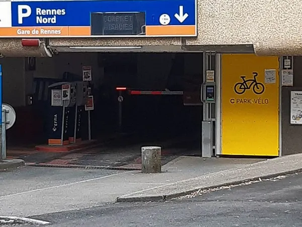 Place de Parking nord - gare de Rennes