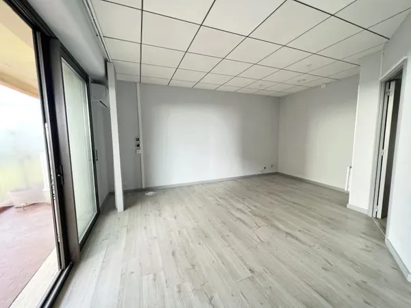 Bureaux 4 pièces 63 m²