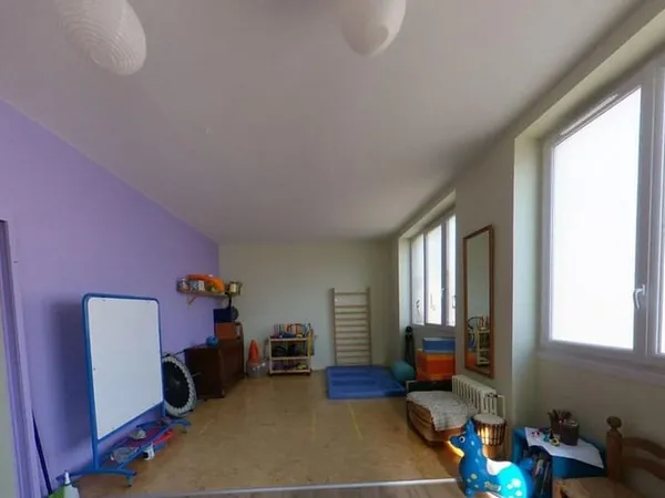 Local 3 pièces 93 m²