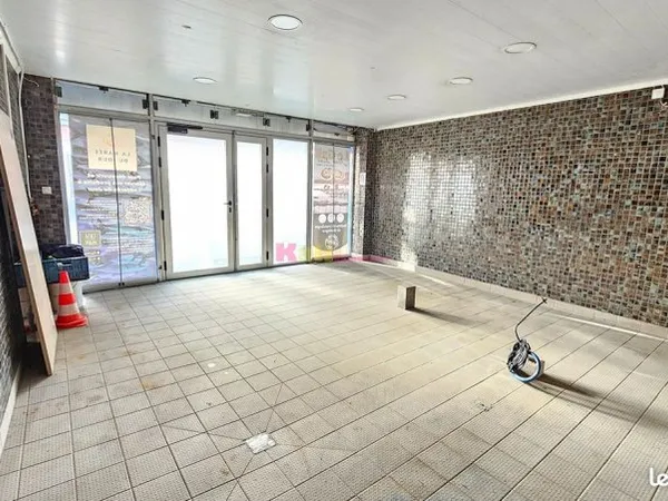 Local commercial 142 m² GUIPAVAS