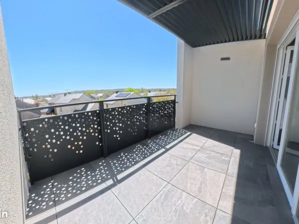 Appartement 2 pièces meublé av. Terrasse & parking