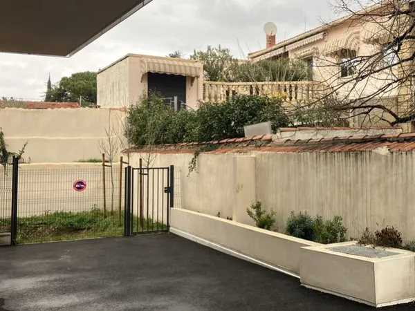 🔔 Place de parking dans résidence