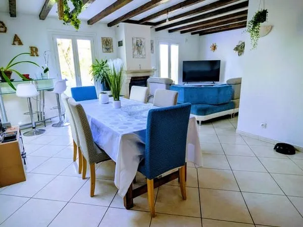 Maison familiale 142m² avec piscine couverte - 5 506 m² de t
