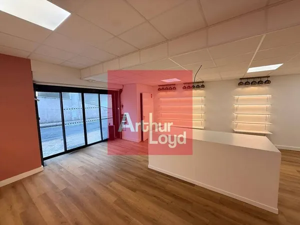 Local commercial 90 m²