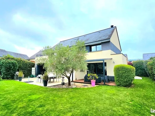 Spacieuse maison d'architecte de 189 m2, 5 chambres située au champ Daguet