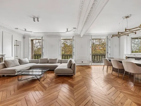 Appartement 7 pièces 170 m²