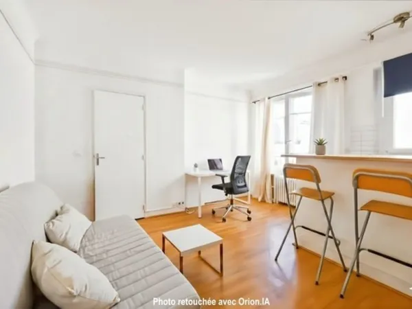 Studio calme et lumineux dans le 18ème arrondissement de Paris, à proximité du métro Guy Moquet