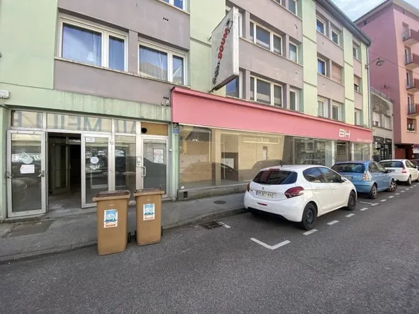 A Vendre -Local Commercial de 830 m2 avec sous-sol de 450 m2