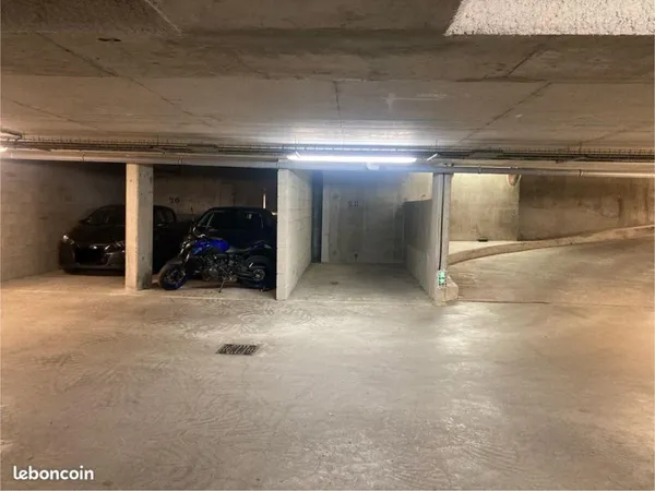Parking à louer Paris 20ème - Porte des Lilas
