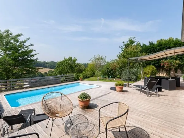 Maison 5 pièces 275 m²