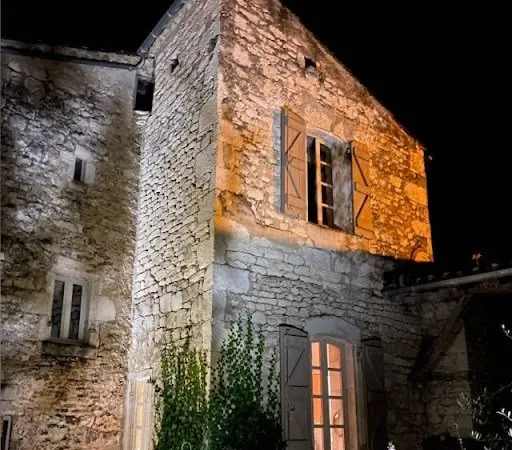 Maison 8 pièces 300 m²