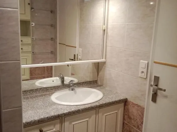 4 pièces 73m² refait à neuf, lumineux sans frais d'agence avec cave et balcon
