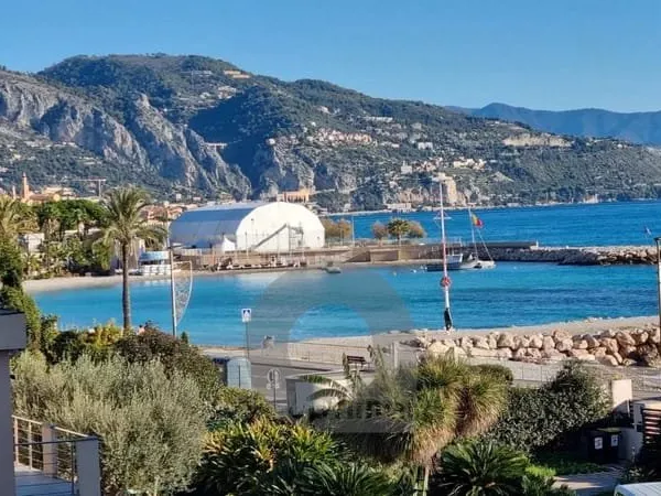 ROQUEBRUNE CAP MARTIN - RESIDENCE FRONT DE MER AVEC PISCINE