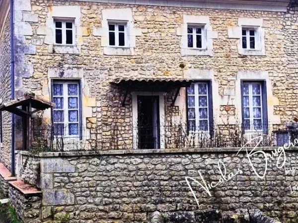 Maison Charentaise en pierre à rénover - Plassac 17240