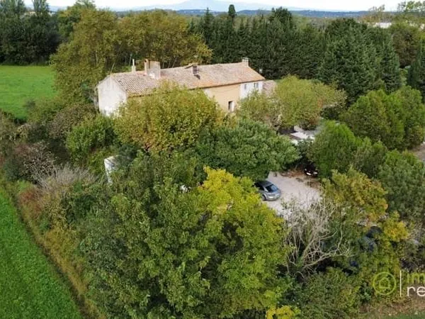 Maison 17 pièces 401 m²