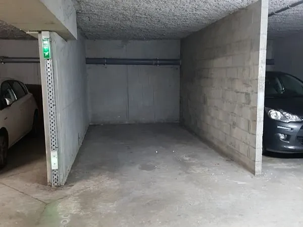 Loue parking souterrain rue de leybardie villa st louis a bordeaux