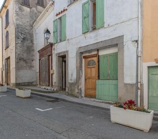 Maison divisée en 5 appartements à vendre à Comps-sur-Artuby (83)