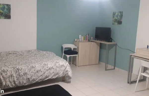Studio meublé pour étudiant, stagiare, job d'été courte ou longue durée libre le 01/06/2026