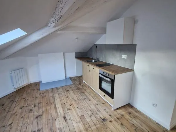 Studio 24 M2 refait à neuf