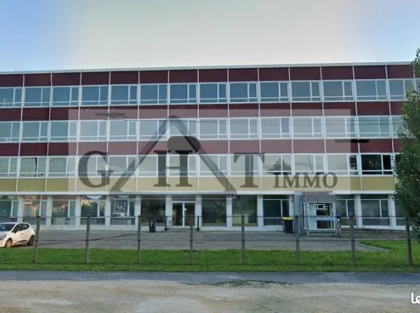 Bureau 1600 m²