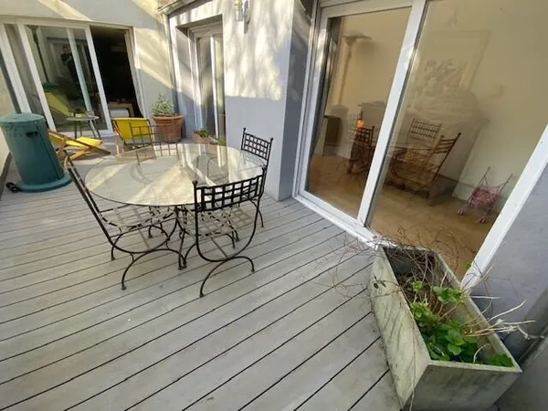Nantes Saint-Clair T3 en duplex avec grand patio - local vélo
